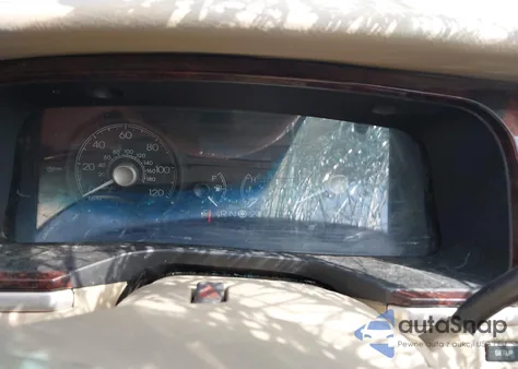 2007 Lincoln Town Car Signature Limited z USA, uszkodzony, nr VIN 1LNHM82W47Y620980